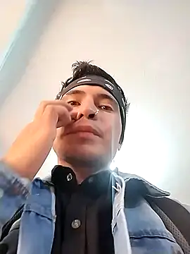 Snapshot of Angel_3-0 chatting on December 20, 2025, 9:39 pm Angel 3-0 online show from December 20, 2025, 9:39 pm