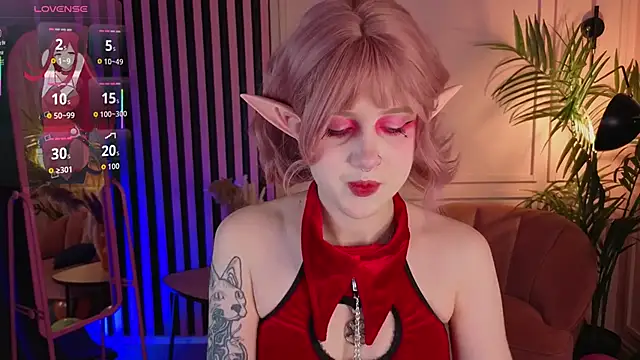 luna son online show from December 3, 2025, 6:14 am