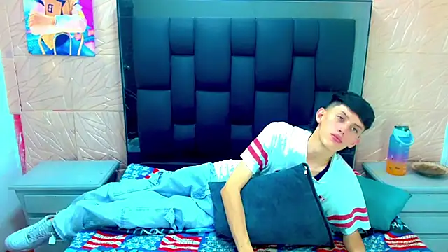 thaigo twink38 online show from November 5, 2025, 10:02 pm