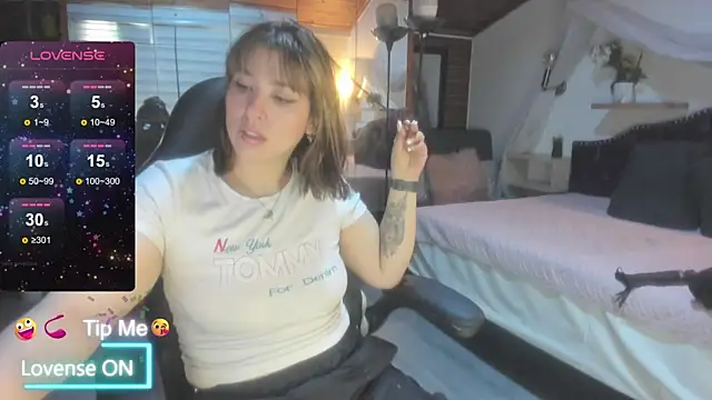 sophialyh 1 online show from May 16, 2026, 12:59 pm