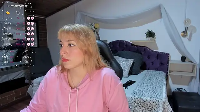 Snapshot of sophialyh_1 chatting on September 30, 2025, 1:06 pm sophialyh 1 online show from September 30, 2025, 1:06 pm