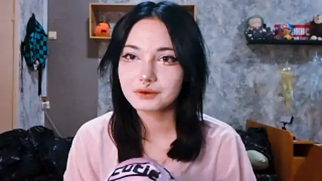 Snapshot of Beeping_Creature chatting on November 30, 2025, 3:24 pm Beeping Creature online show from November 30, 2025, 3:24 pm