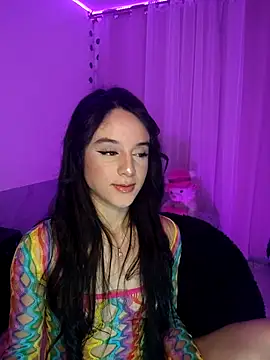 tamara vald online show from October 24, 2025, 4:33 am