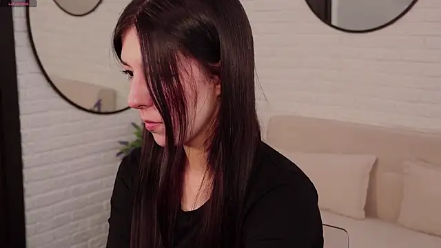 Snapshot of Azaliya_Haze chatting on October 1, 2025, 10:30 am Azaliya Haze online show from October 1, 2025, 10:30 am