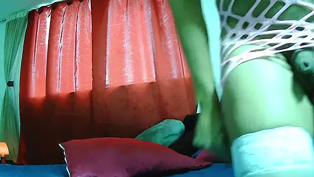 MissAsly online show from November 1, 2025, 2:33 pm