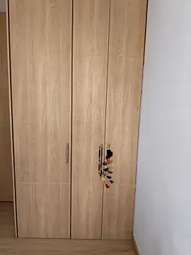 valentine warm online show from February 27, 2026, 8:52 pm