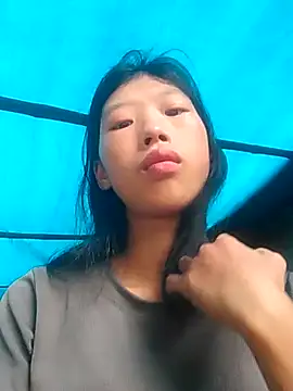 Snapshot of Khanhu_xx chatting on October 8, 2025, 6:59 am Khanhu xx online show from October 8, 2025, 6:59 am