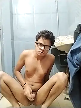 Snapshot of sexybobby13 chatting on November 27, 2025, 12:05 pm sexybobby13 online show from November 27, 2025, 12:05 pm