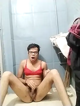 Snapshot of sexybobby13 chatting on November 24, 2025, 9:42 am sexybobby13 online show from November 24, 2025, 9:42 am