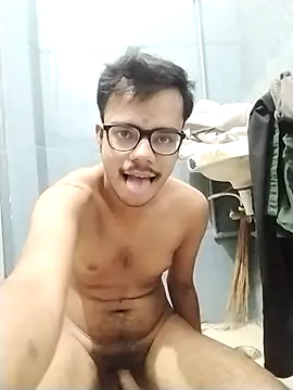 Snapshot of sexybobby13 chatting on October 28, 2025, 9:08 am sexybobby13 online show from October 28, 2025, 9:08 am