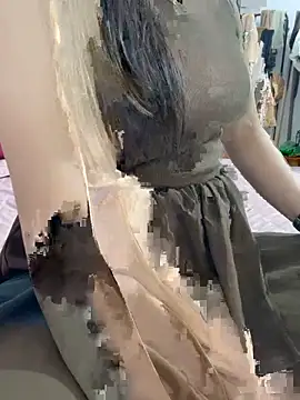 lee ly online show from October 26, 2025, 3:12 pm