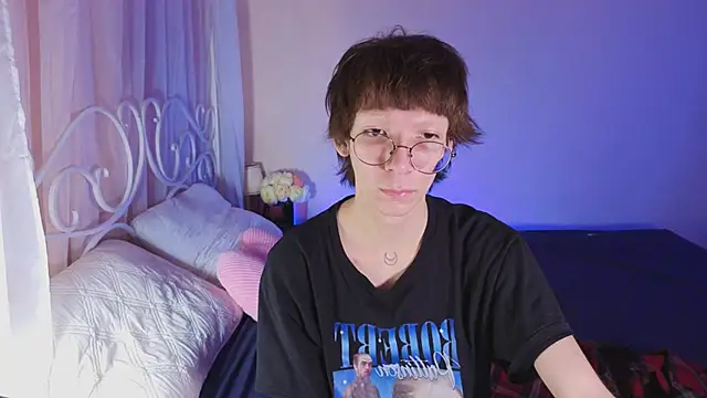 Snapshot of TommieHi chatting on October 18, 2025, 12:18 pm TommieHi online show from October 18, 2025, 12:18 pm