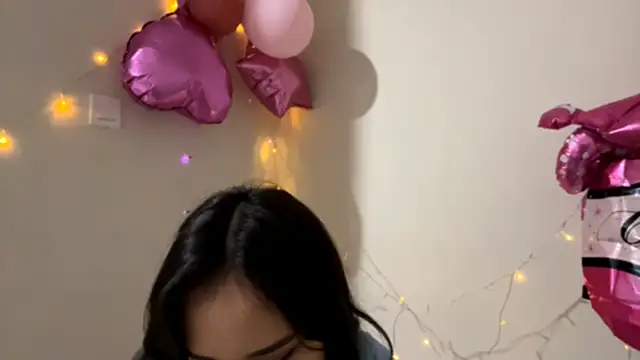 CarollFalick online show from October 13, 2025, 2:18 pm