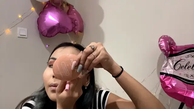 CarollFalick online show from October 25, 2025, 12:17 pm