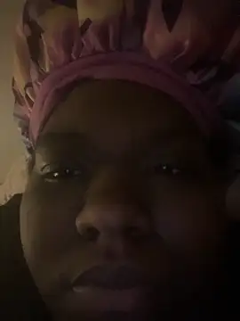 Angelslays online show from December 1, 2025, 4:24 am