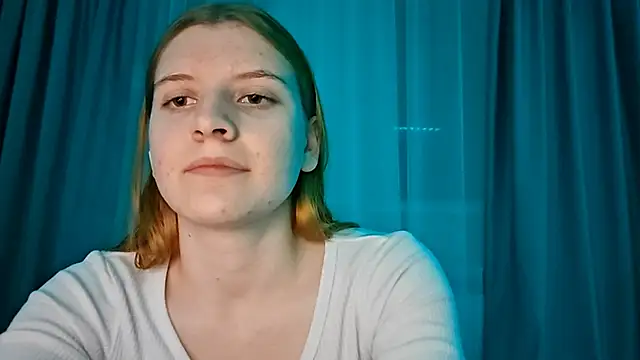 LynteriLain online show from November 11, 2025, 7:30 pm