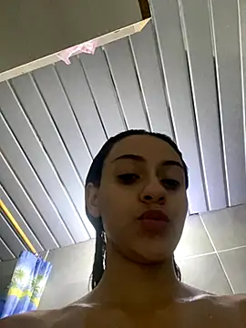 Snapshot of miluwatson chatting on October 19, 2025, 6:43 pm miluwatson online show from October 19, 2025, 6:43 pm