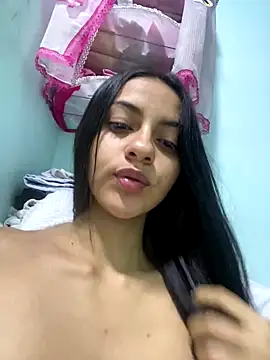 Snapshot of miluwatson chatting on October 25, 2025, 4:11 am miluwatson online show from October 25, 2025, 4:11 am