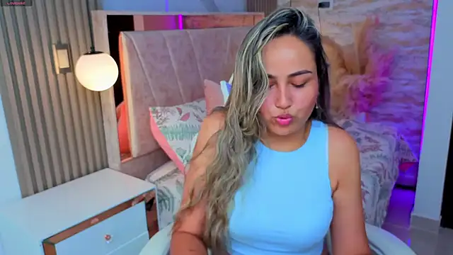 Snapshot of lila_cute1 chatting on November 14, 2025, 4:54 pm lila cute1 online show from November 14, 2025, 4:54 pm