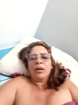 Snapshot of AdiniTA__Hot chatting on October 29, 2025, 8:13 am AdiniTA Hot online show from October 29, 2025, 8:13 am