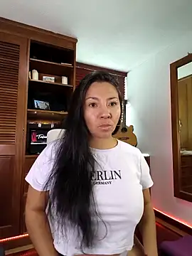 Talia  velvet online show from February 4, 2026, 12:44 pm