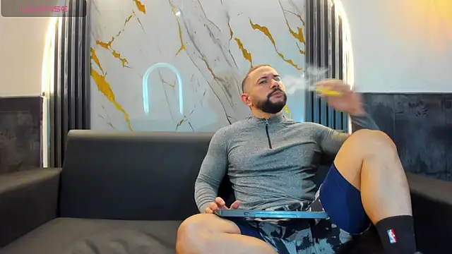 isaac franko online show from November 26, 2025, 12:49 pm