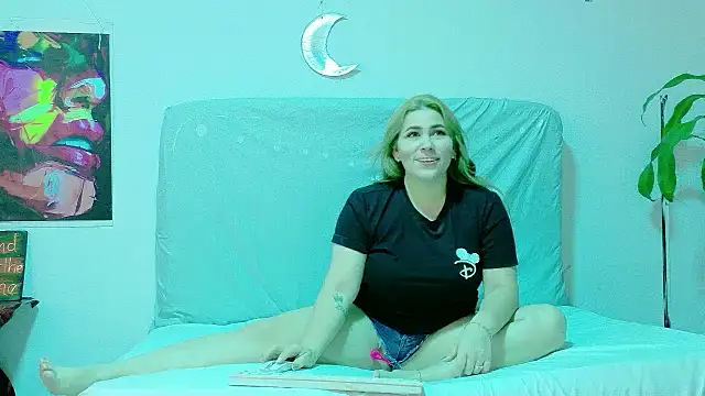 Aisha-Smith69 online show from November 17, 2025, 12:14 am