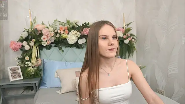 Lili Lohan online show from March 15, 2026, 5:03 am