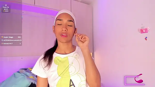 AnahiCollins online show from November 26, 2025, 11:43 am