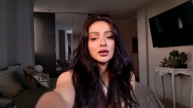 Snapshot of Milana_De chatting on February 18, 2026, 11:12 pm Milana De online show from February 18, 2026, 11:12 pm