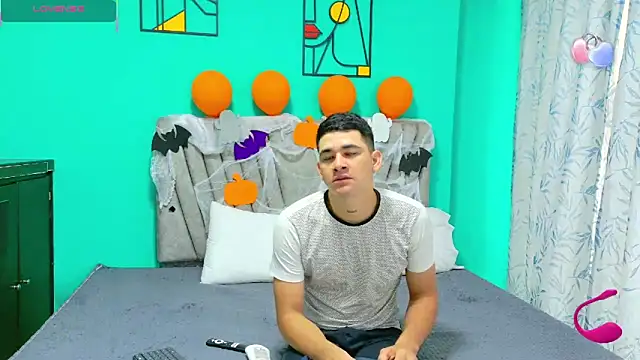 Laura King online show from October 29, 2025, 7:24 pm