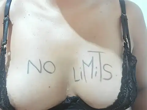 Valentinahot7 online show from January 16, 2026, 4:44 pm