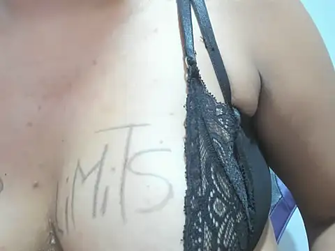 Valentinahot7 online show from May 9, 2026, 1:58 pm