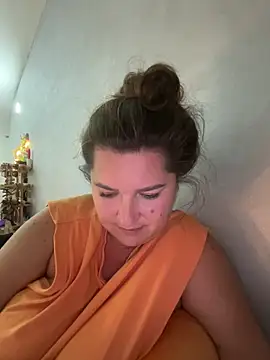 red mini fox online show from October 2, 2025, 6:55 pm