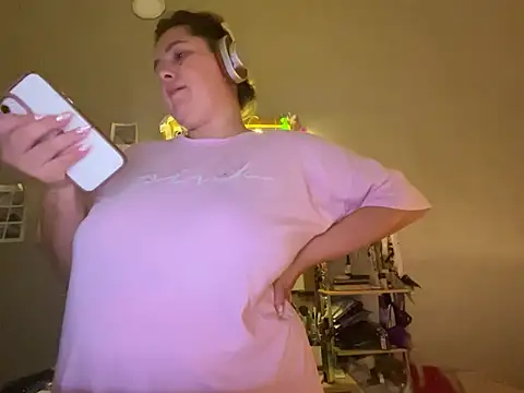 red mini fox online show from October 3, 2025, 8:32 pm