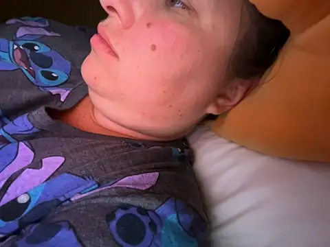 red mini fox online show from October 14, 2025, 8:42 pm