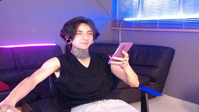 Kuregari xs online show from November 10, 2025, 4:28 am