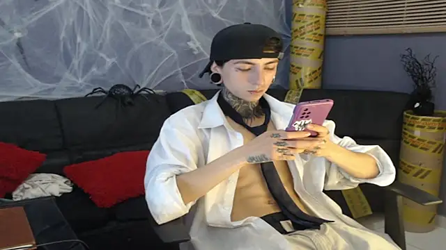 Kuregari xs online show from October 27, 2025, 1:50 am