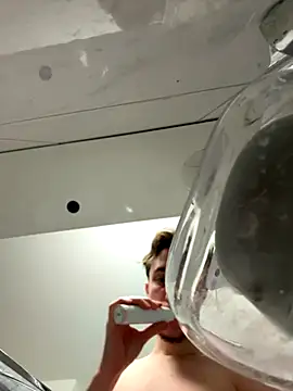 davidoso6271 online show from October 26, 2025, 10:43 pm