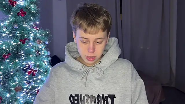 Snapshot of _bee_boy_ chatting on November 30, 2025, 5:25 pm bee boy online show from November 30, 2025, 5:25 pm