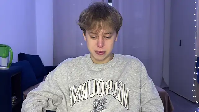 Snapshot of _bee_boy_ chatting on November 26, 2025, 1:22 pm bee boy online show from November 26, 2025, 1:22 pm