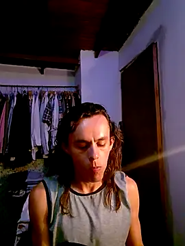 monroedelrey online show from December 13, 2025, 10:05 pm