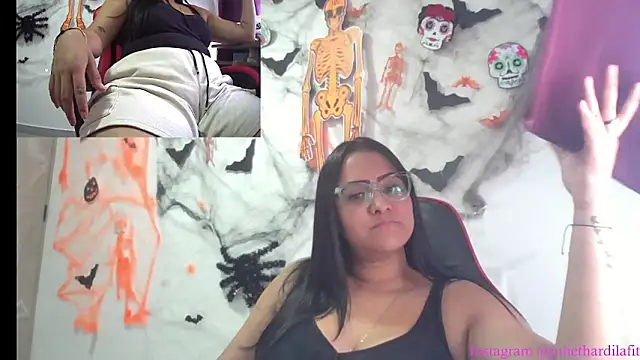 Snapshot of kittybella34 chatting on October 2, 2025, 5:49 pm kittybella34 online show from October 2, 2025, 5:49 pm