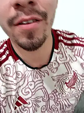 Zero231212 online show from November 14, 2025, 3:10 am