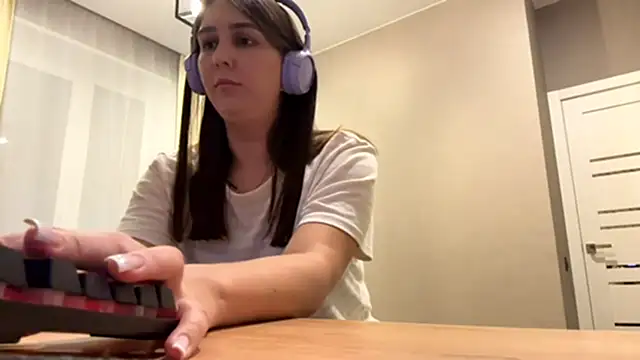 Snapshot of RoseRossi chatting on September 29, 2025, 10:54 am RoseRossi online show from September 29, 2025, 10:54 am