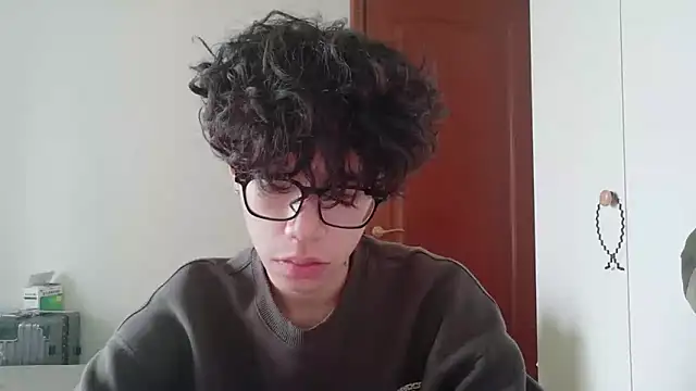 hangzi-0011 online show from October 14, 2025, 7:31 am