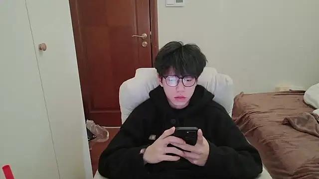 hangzi-0011 online show from January 13, 2026, 8:18 am