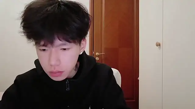 hangzi-0011 online show from November 18, 2025, 10:40 am