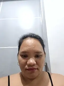 NestleGirl22 online show from April 3, 2026, 12:00 pm