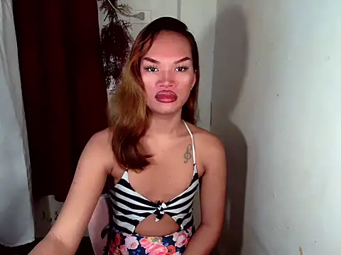 Snapshot of amandareddragon chatting on October 29, 2025, 5:17 am amandareddragon online show from October 29, 2025, 5:17 am